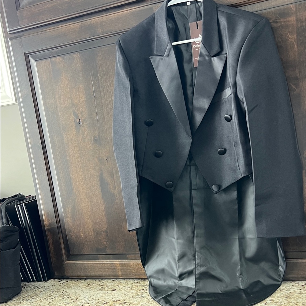 NWT * Elegant Black Tailcoat Blazer - Size Small